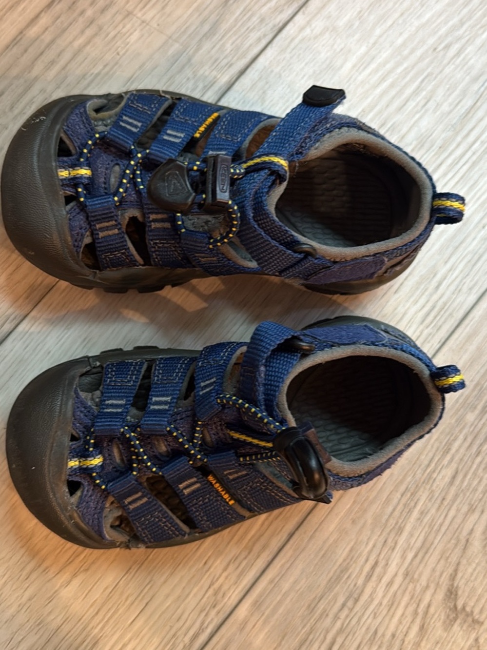 KEEN toddler sz 9 Blue Closed-Toe Sandals